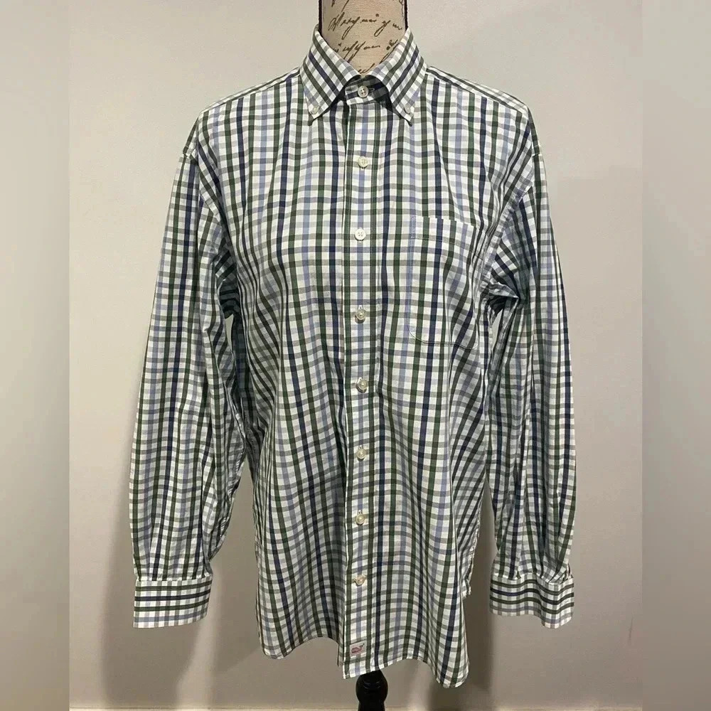 Vineyard Vines Blue/Green Plaid button down shirt. Size Medium